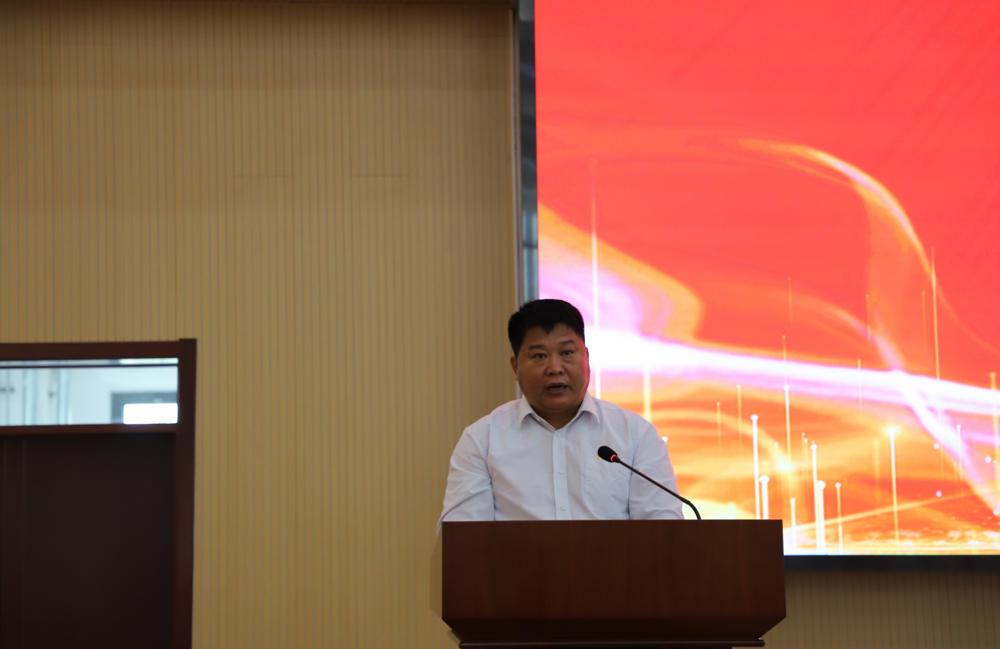 师市总工会党组书记、主席候选人邵明楼作开场致辞